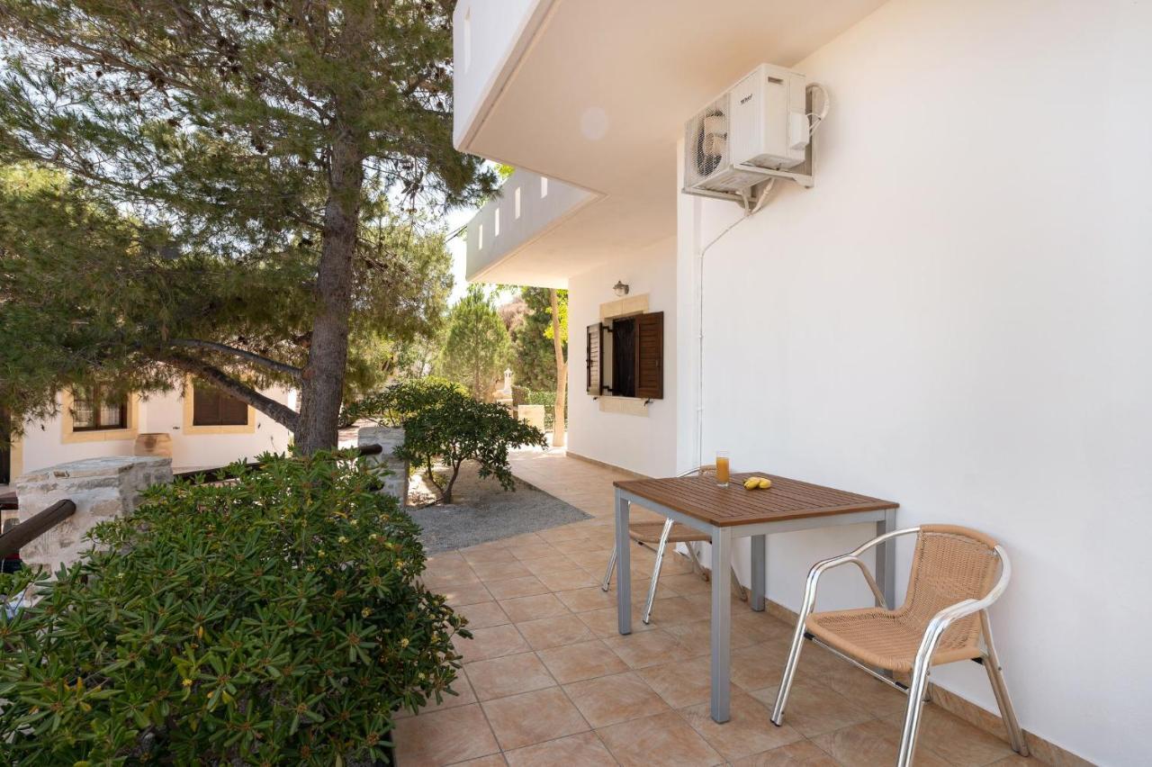 Villas Alexandros Kalamaki  Exterior photo